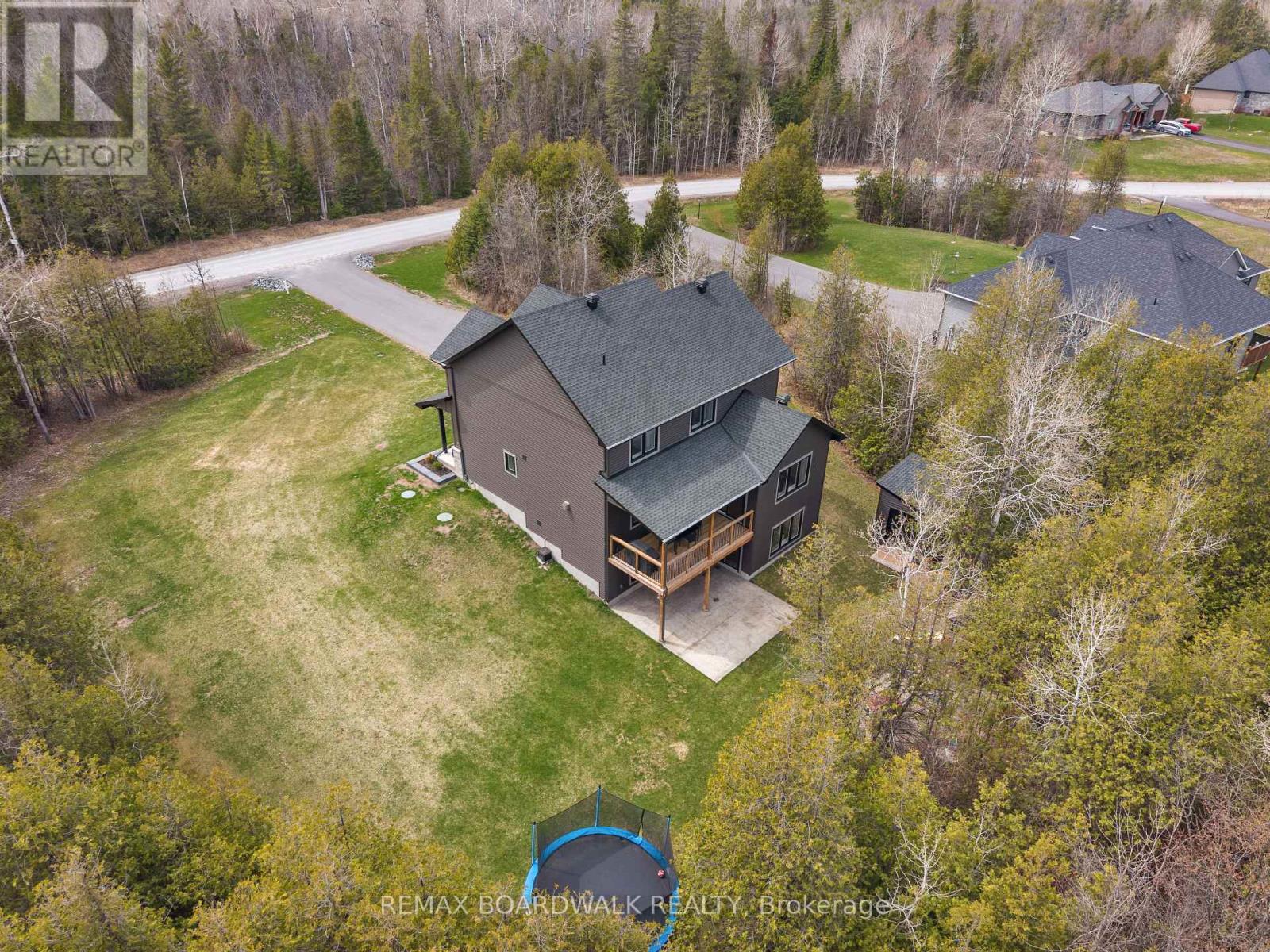 104 STONEWOOD DRIVE - 44