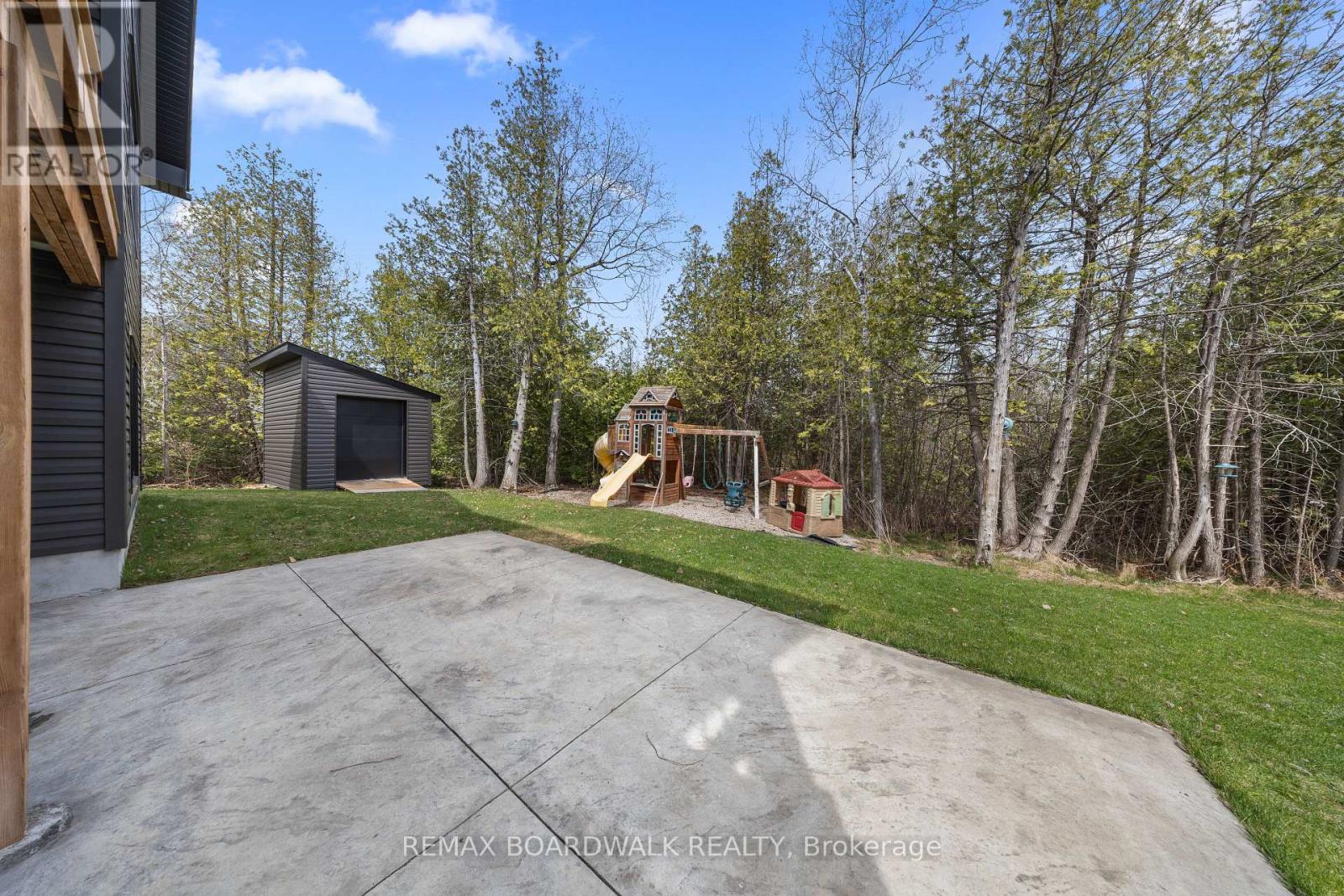 104 STONEWOOD DRIVE - 42