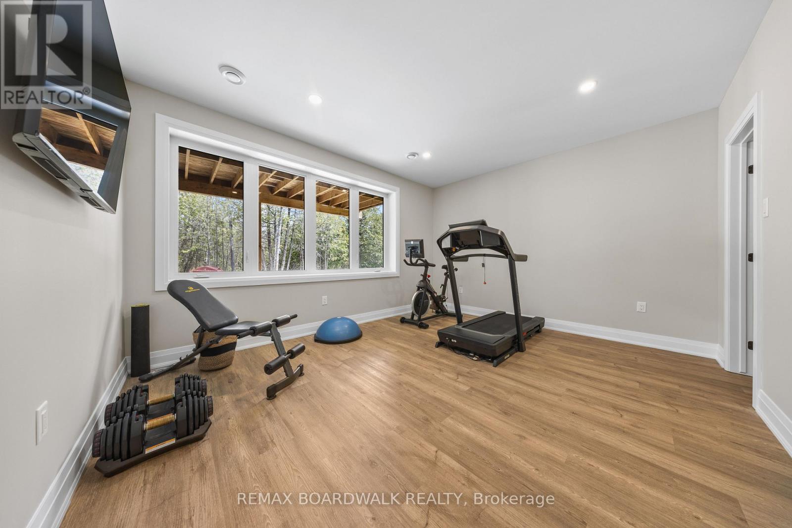 104 STONEWOOD DRIVE - 36
