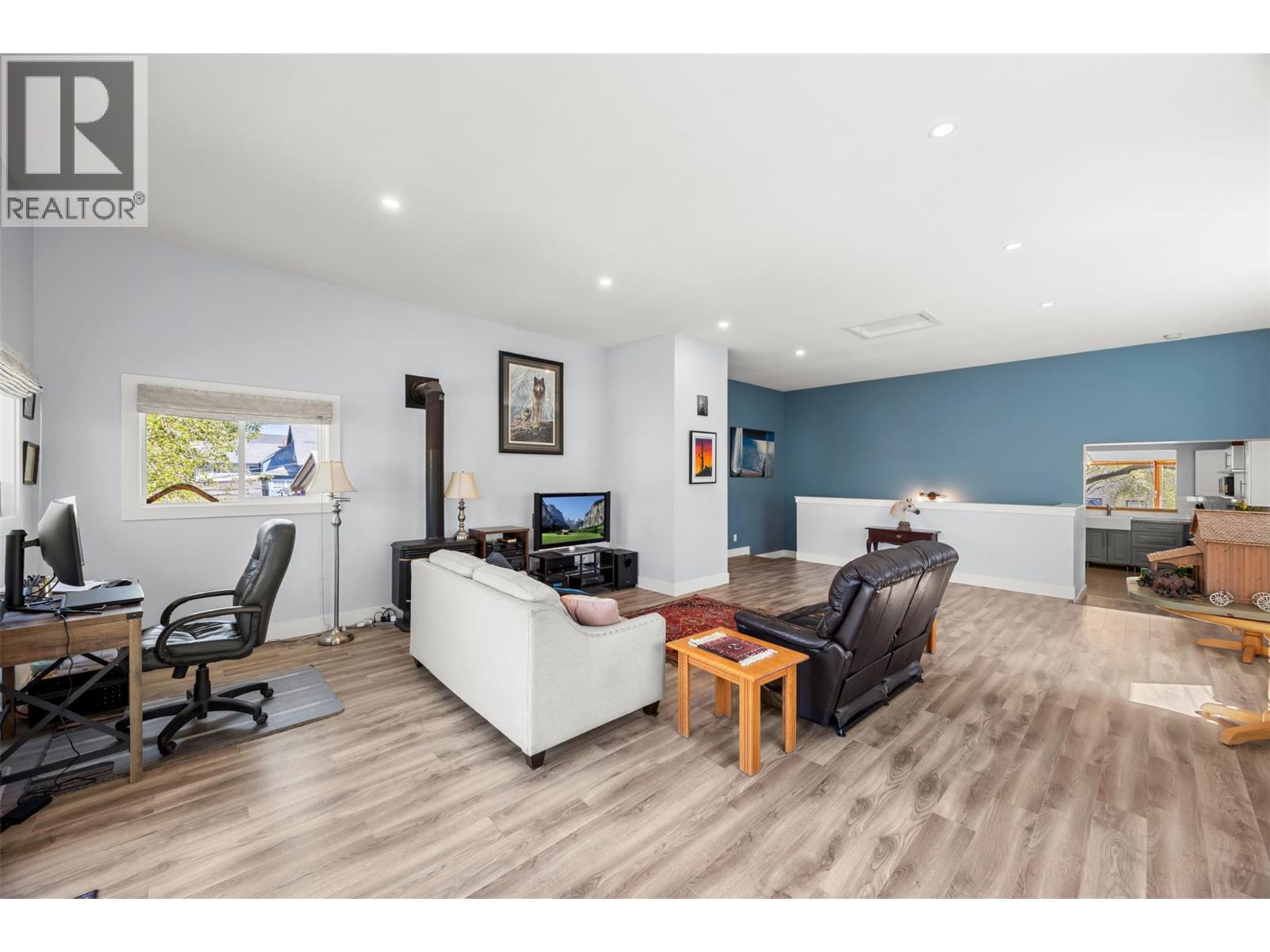 4202 34 Street, Vernon