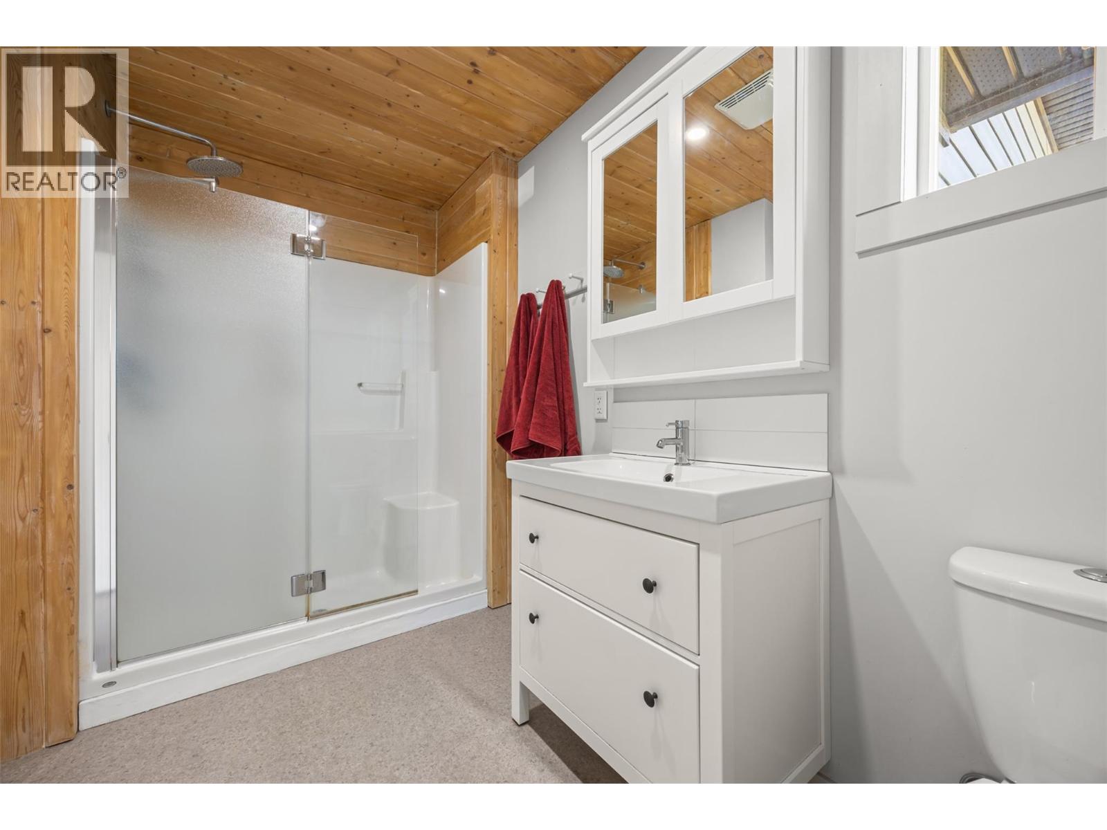 4202 34 Street, Vernon