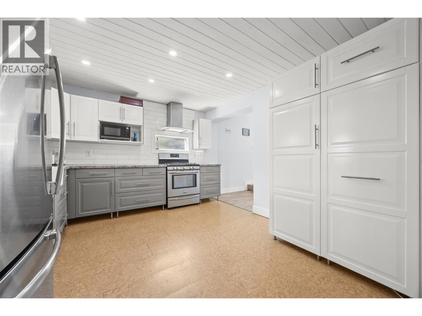 4202 34 Street, Vernon