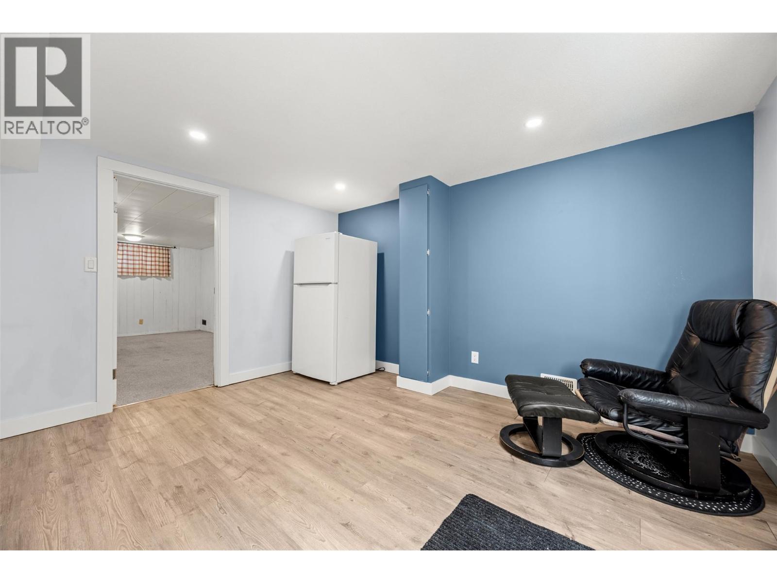 4202 34 Street, Vernon