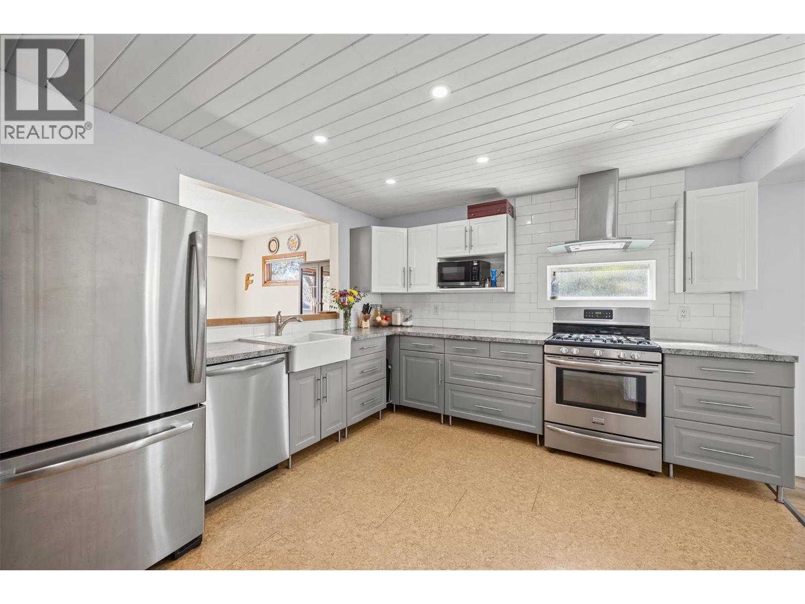 4202 34 Street, Vernon