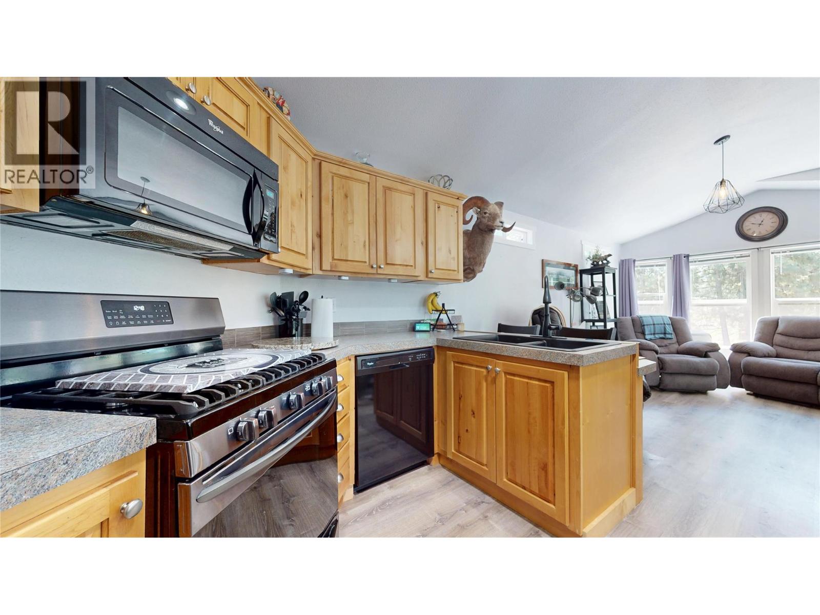 5 3320 Theatre Road North, Cranbrook