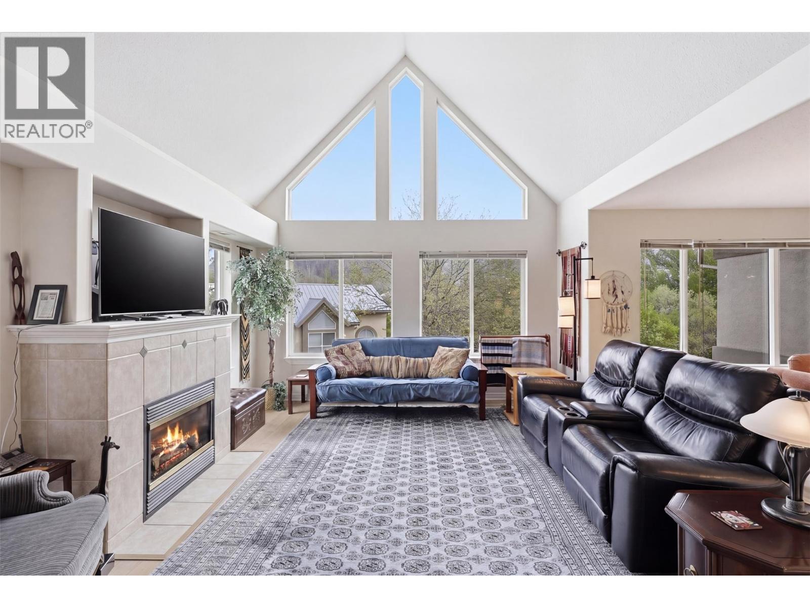 #407 950 LORNE Street - 20