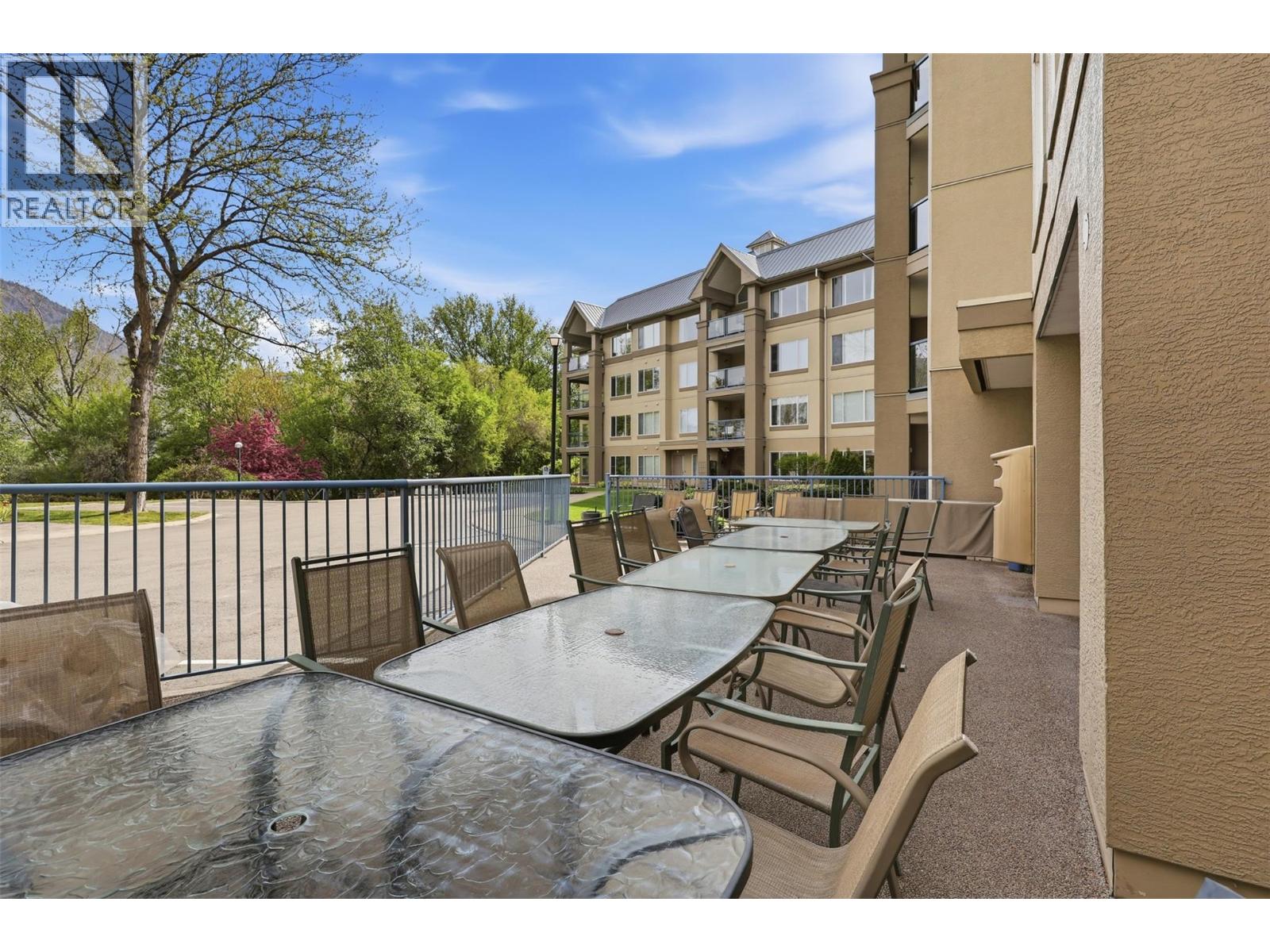#407 950 LORNE Street - 55
