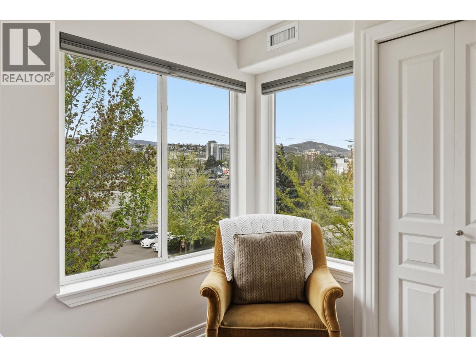 #407 950 LORNE Street - 31