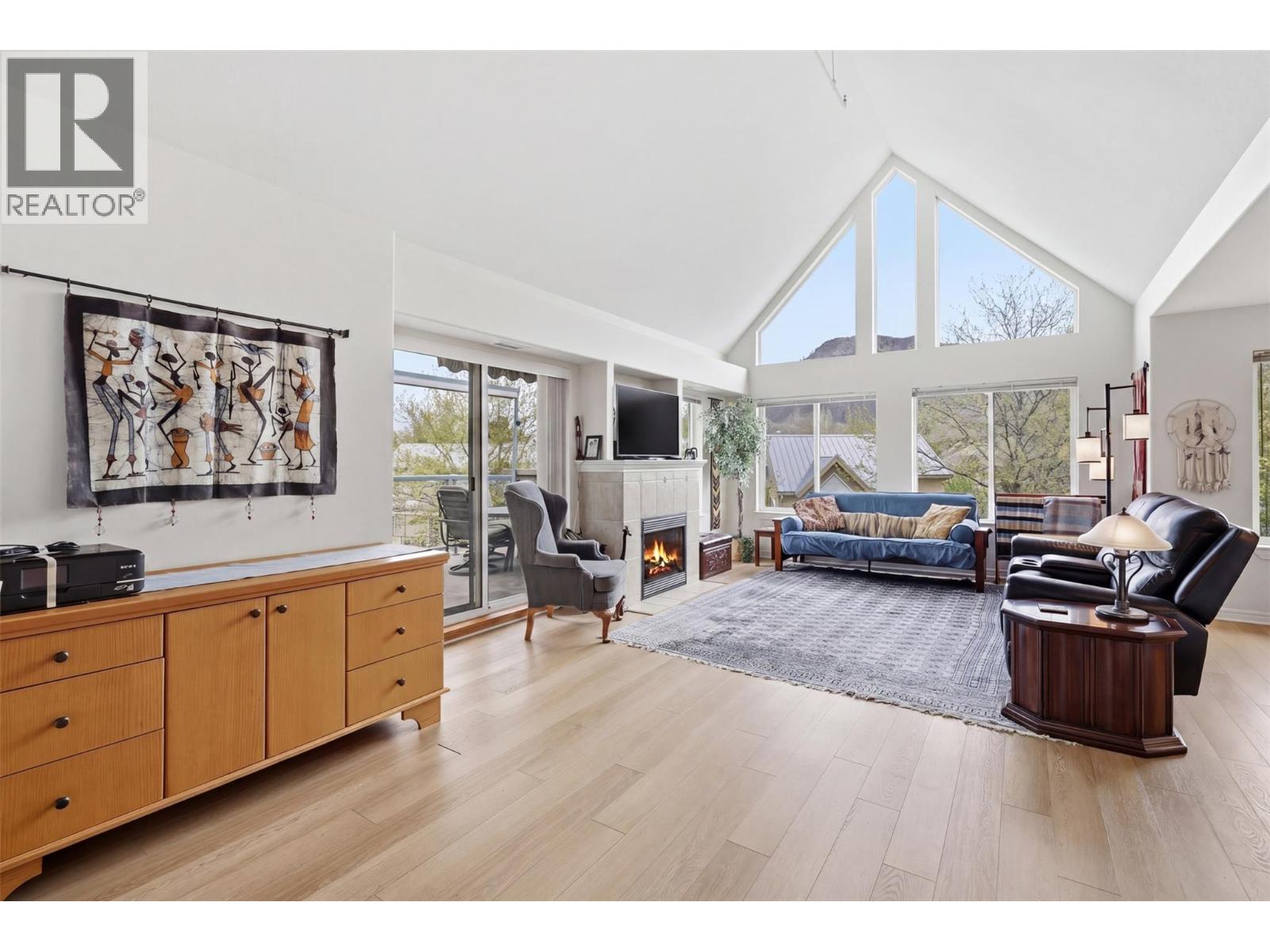 #407 950 LORNE Street - 21