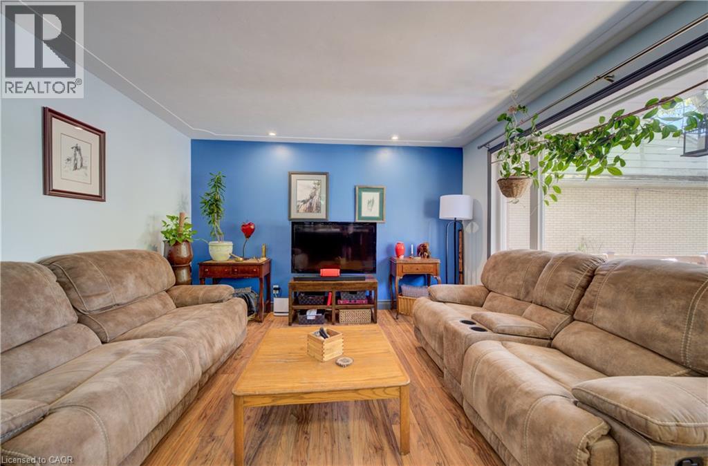 251 SHELDON Avenue N - 20