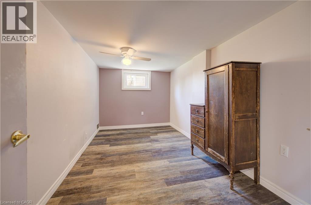 251 SHELDON Avenue N - 32