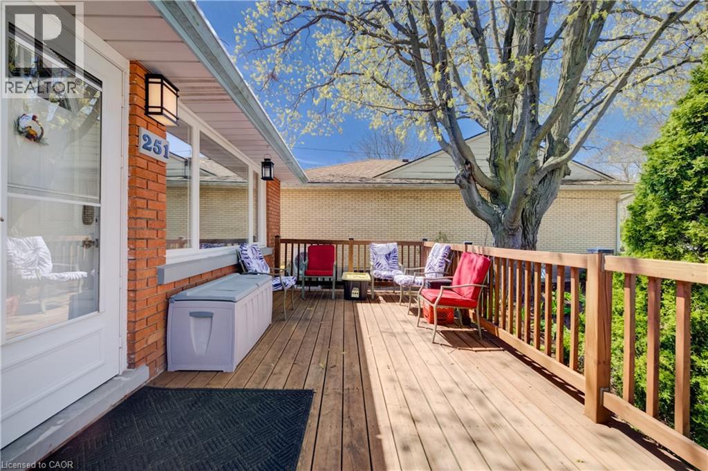 251 SHELDON Avenue N - 5