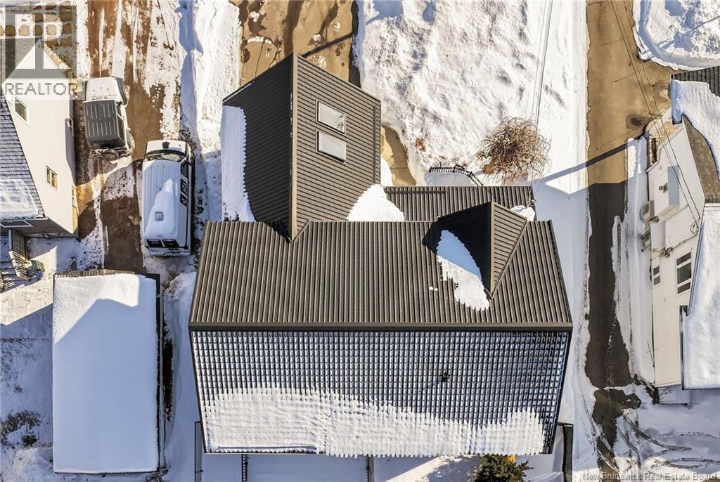 141 Gaspe Street - 44