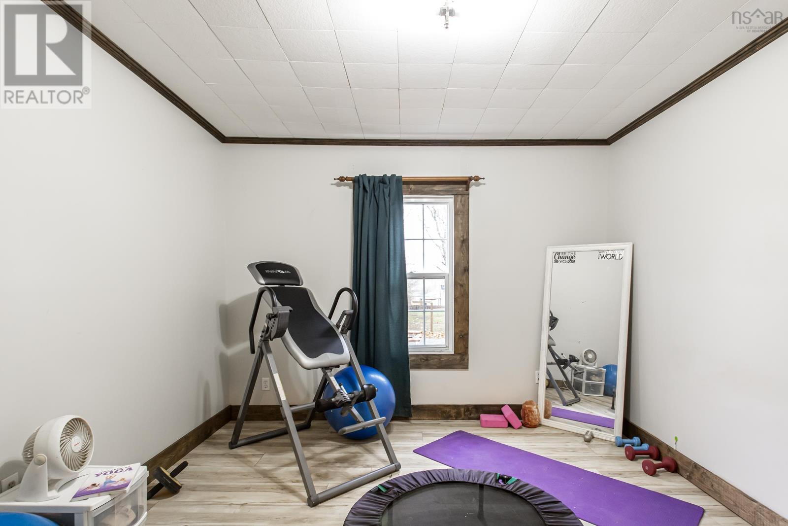 Property 23 of 30 of 9717 Highway 10