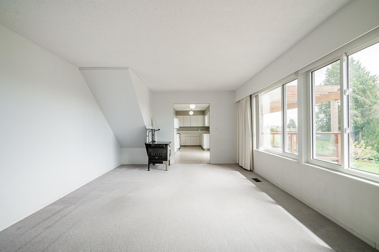 15856 BUENA VISTA AVENUE, White Rock