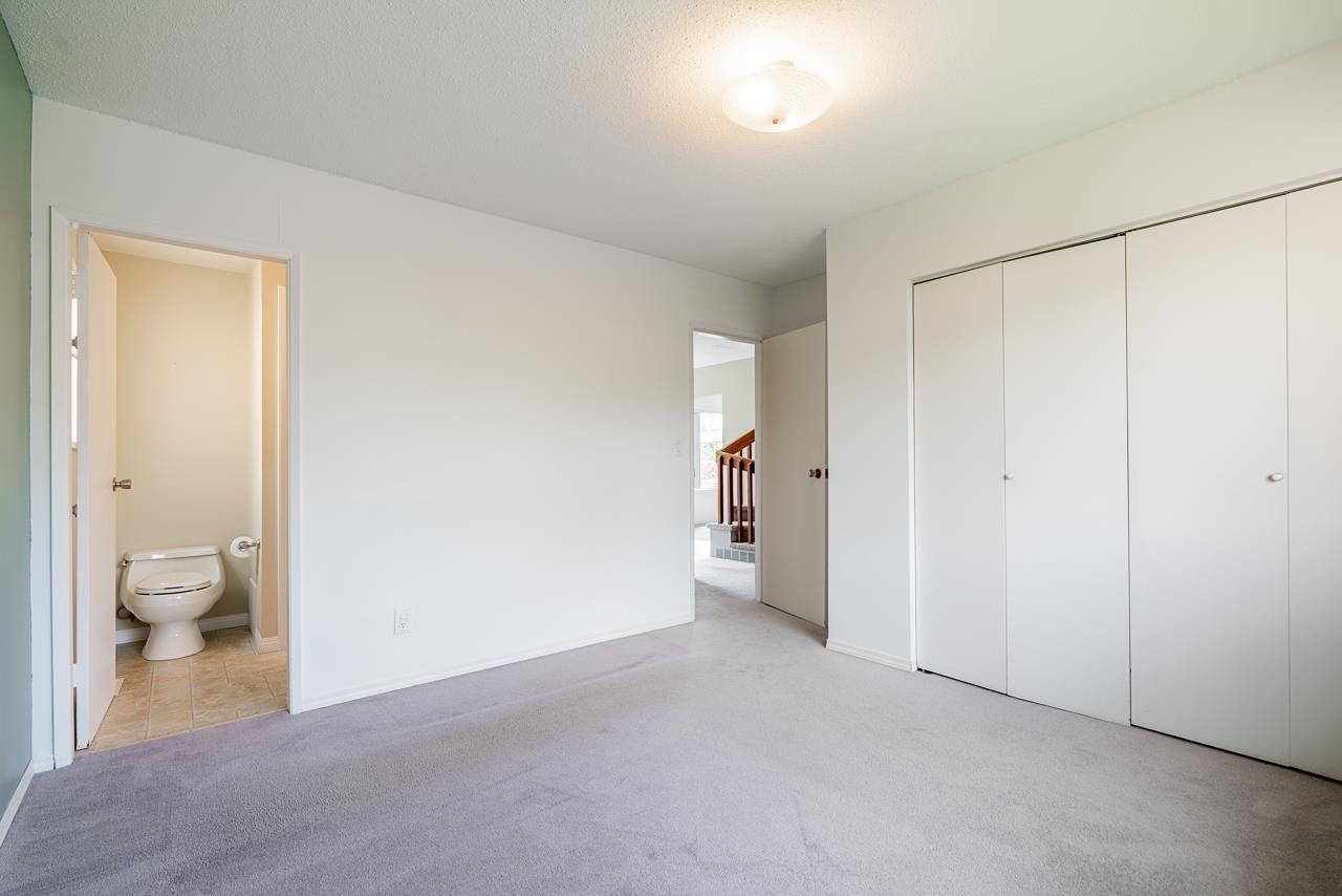 15856 BUENA VISTA AVENUE, White Rock