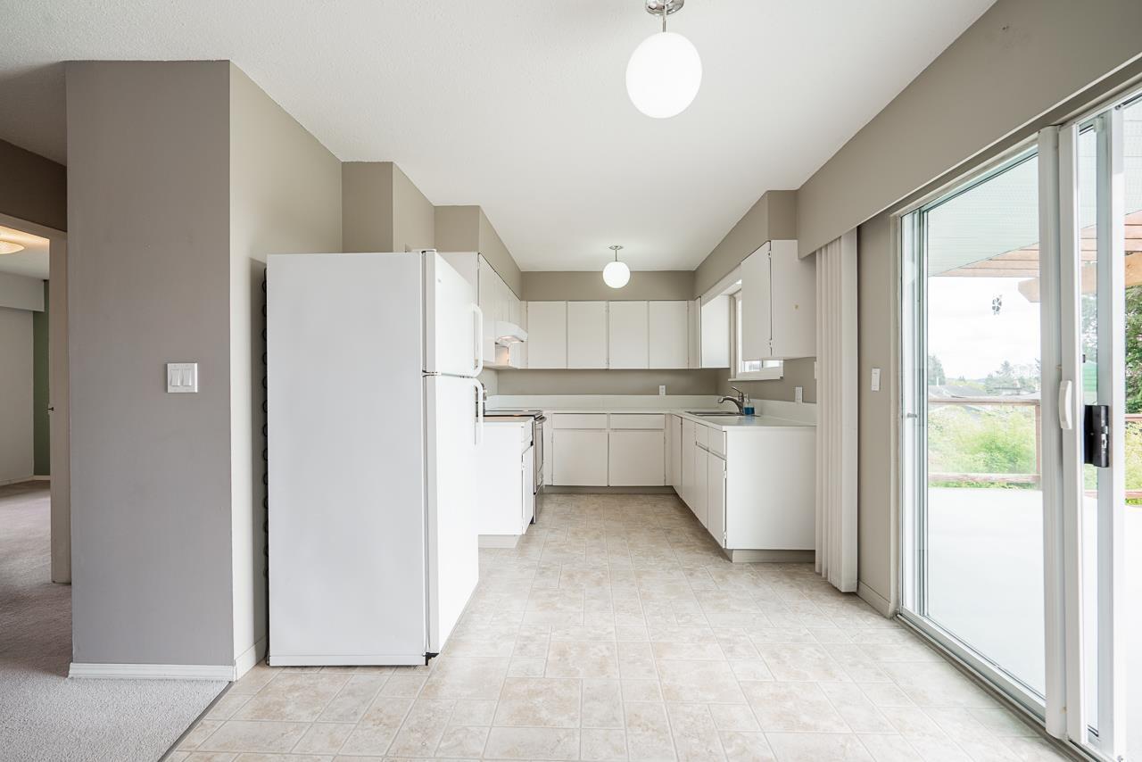 15856 BUENA VISTA AVENUE, White Rock