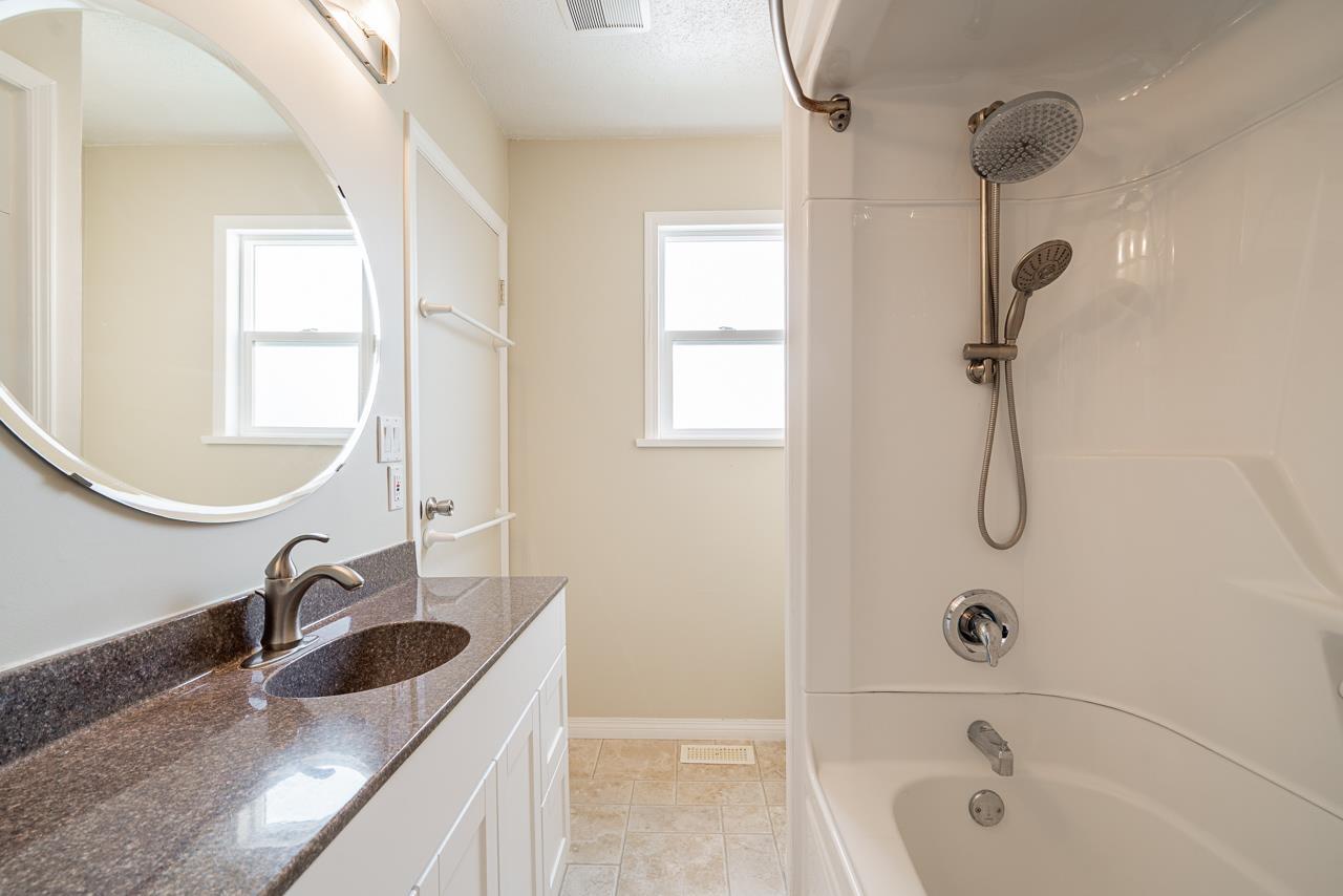 15856 BUENA VISTA AVENUE, White Rock