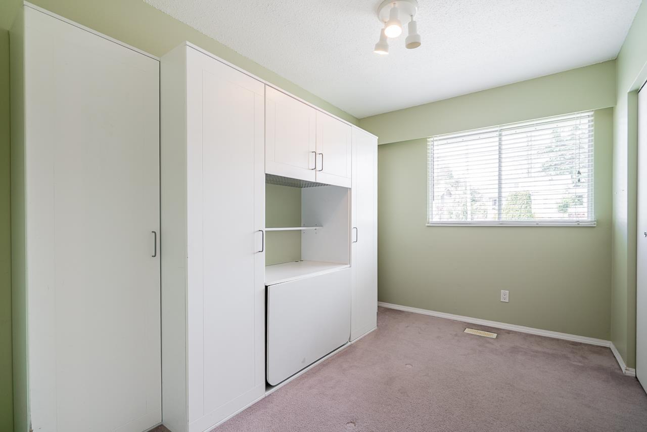 15856 BUENA VISTA AVENUE, White Rock
