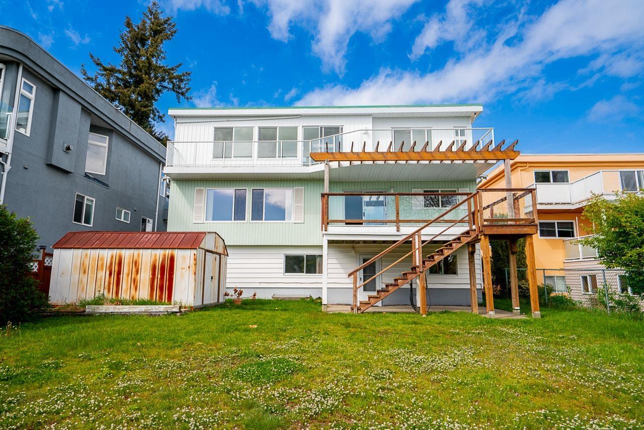 15856 BUENA VISTA AVENUE, White Rock
