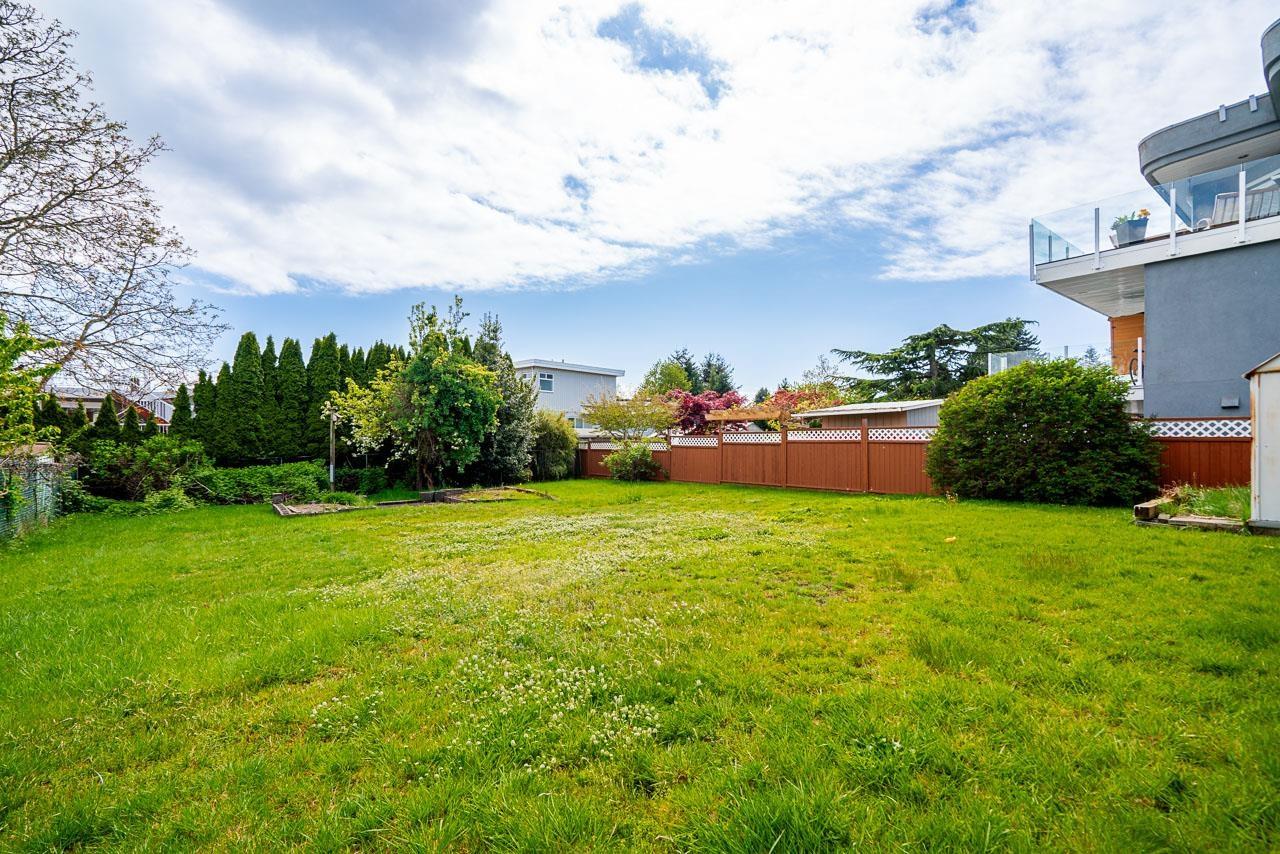 15856 BUENA VISTA AVENUE, White Rock