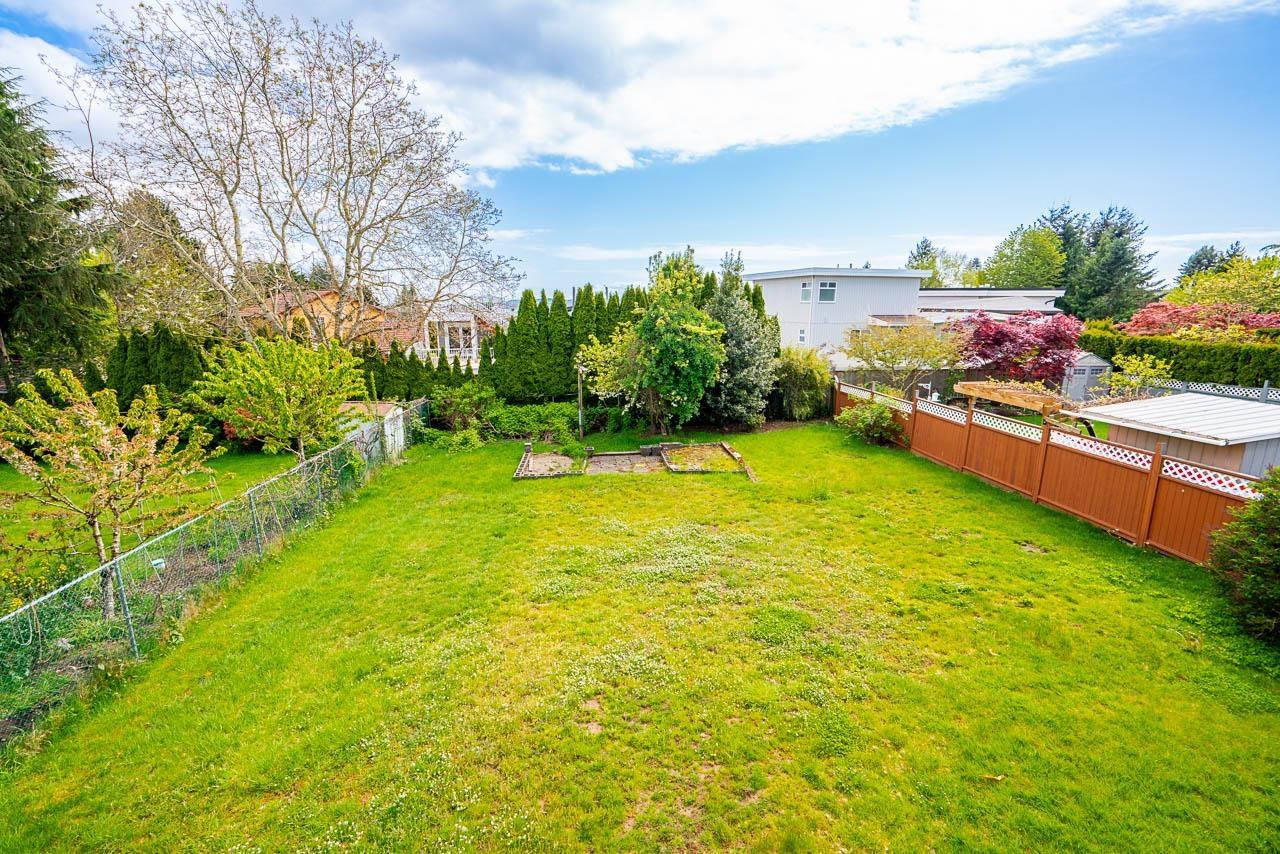 15856 BUENA VISTA AVENUE, White Rock
