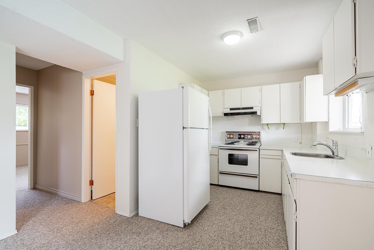 15856 BUENA VISTA AVENUE, White Rock