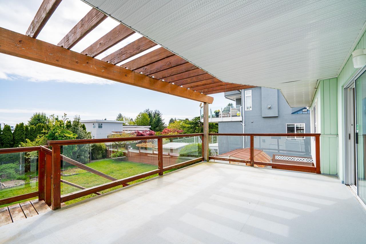 15856 BUENA VISTA AVENUE, White Rock