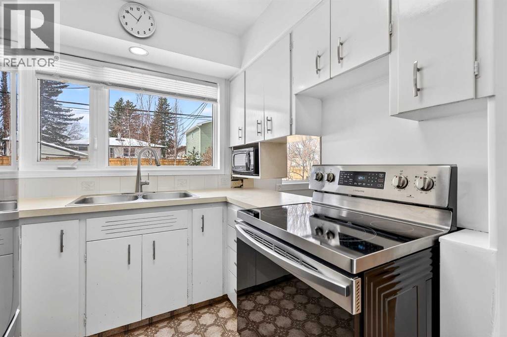 33 Warwick Drive SW — photo 17