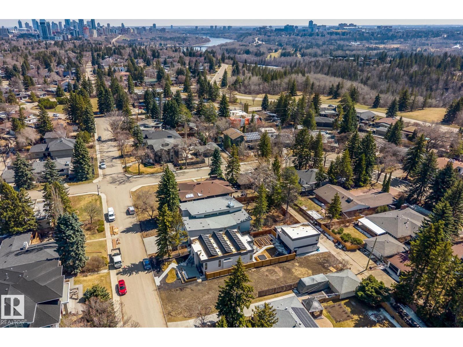 14013 101 AV NW, Edmonton