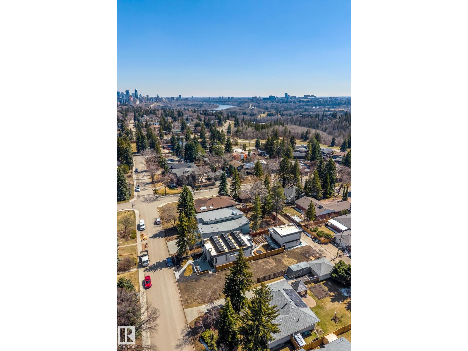 14013 101 AV NW, Edmonton