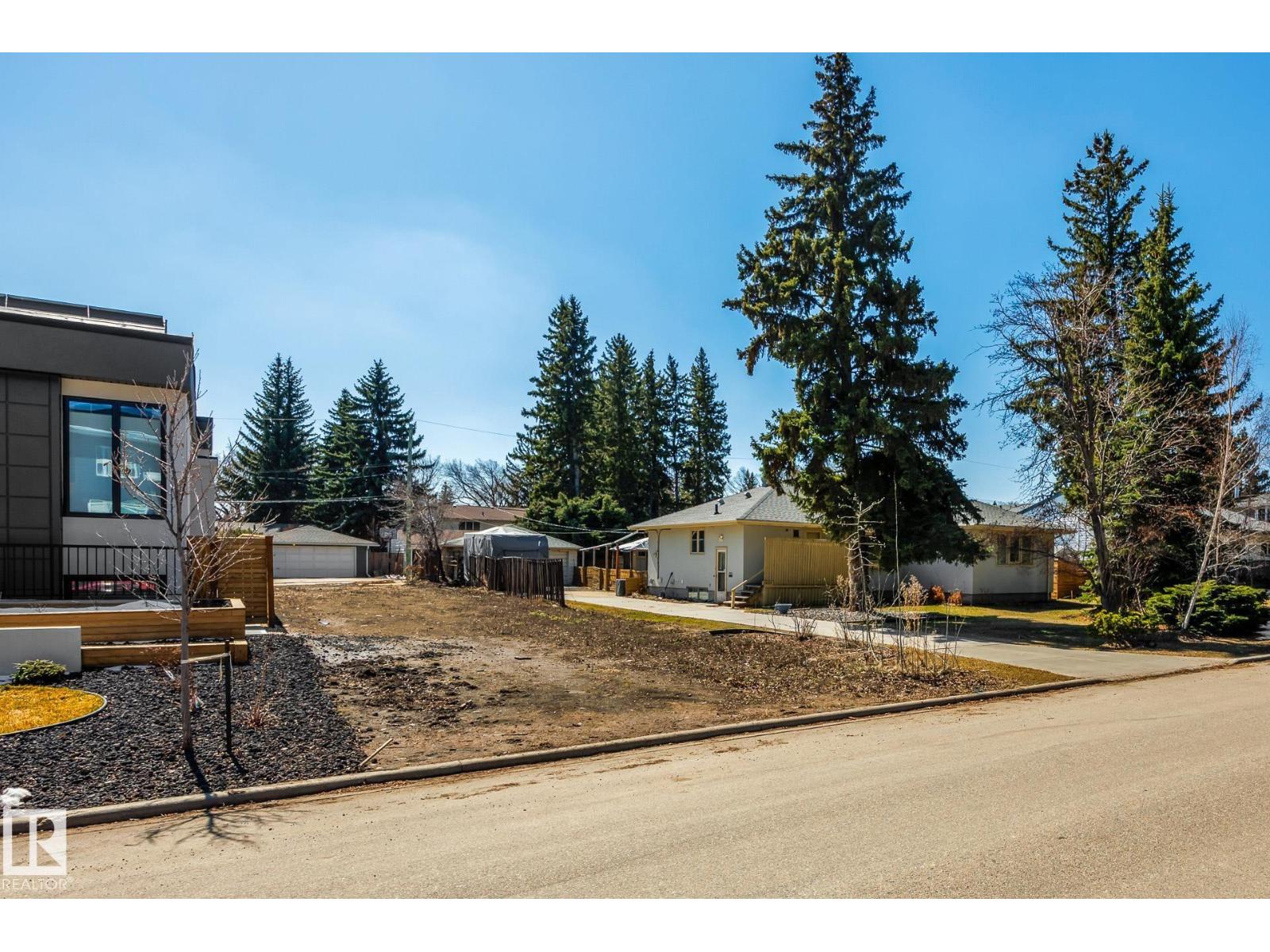 14013 101 AV NW, Edmonton