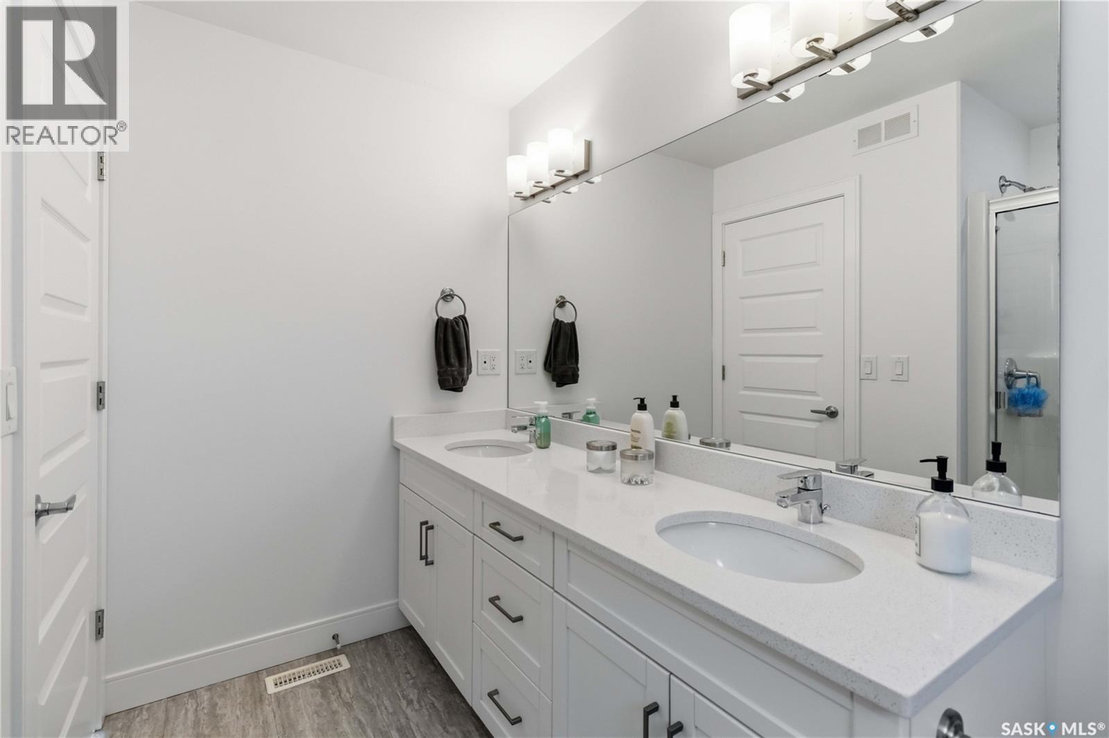 403 Delainey ROAD - 26