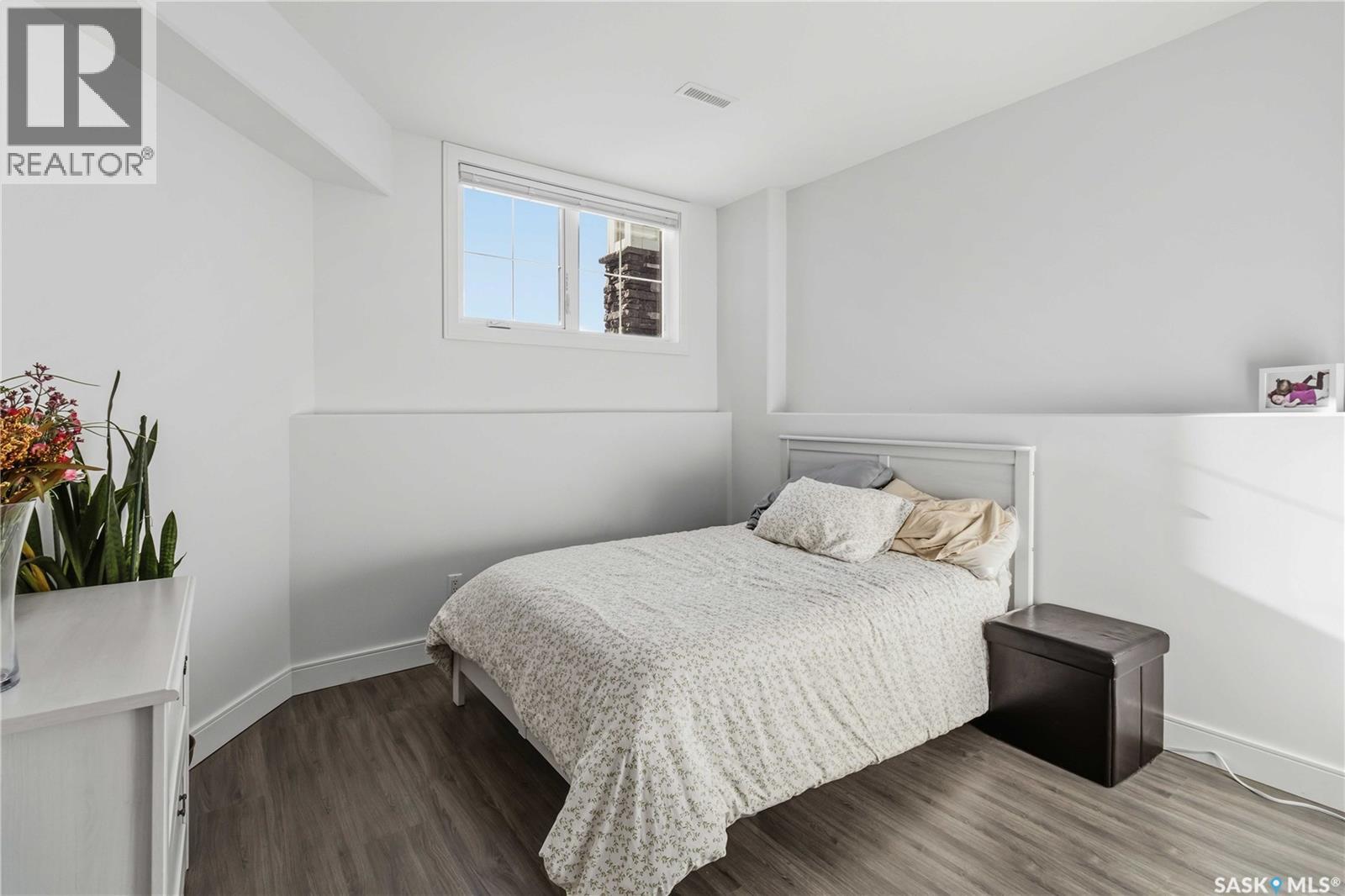 403 Delainey ROAD - 35