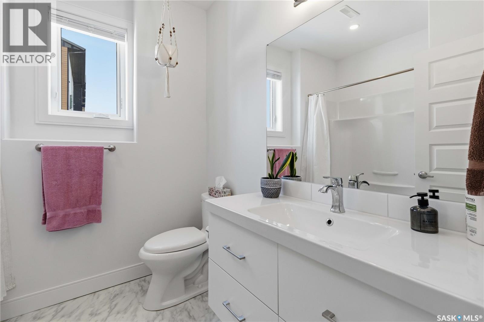 403 Delainey ROAD - 40