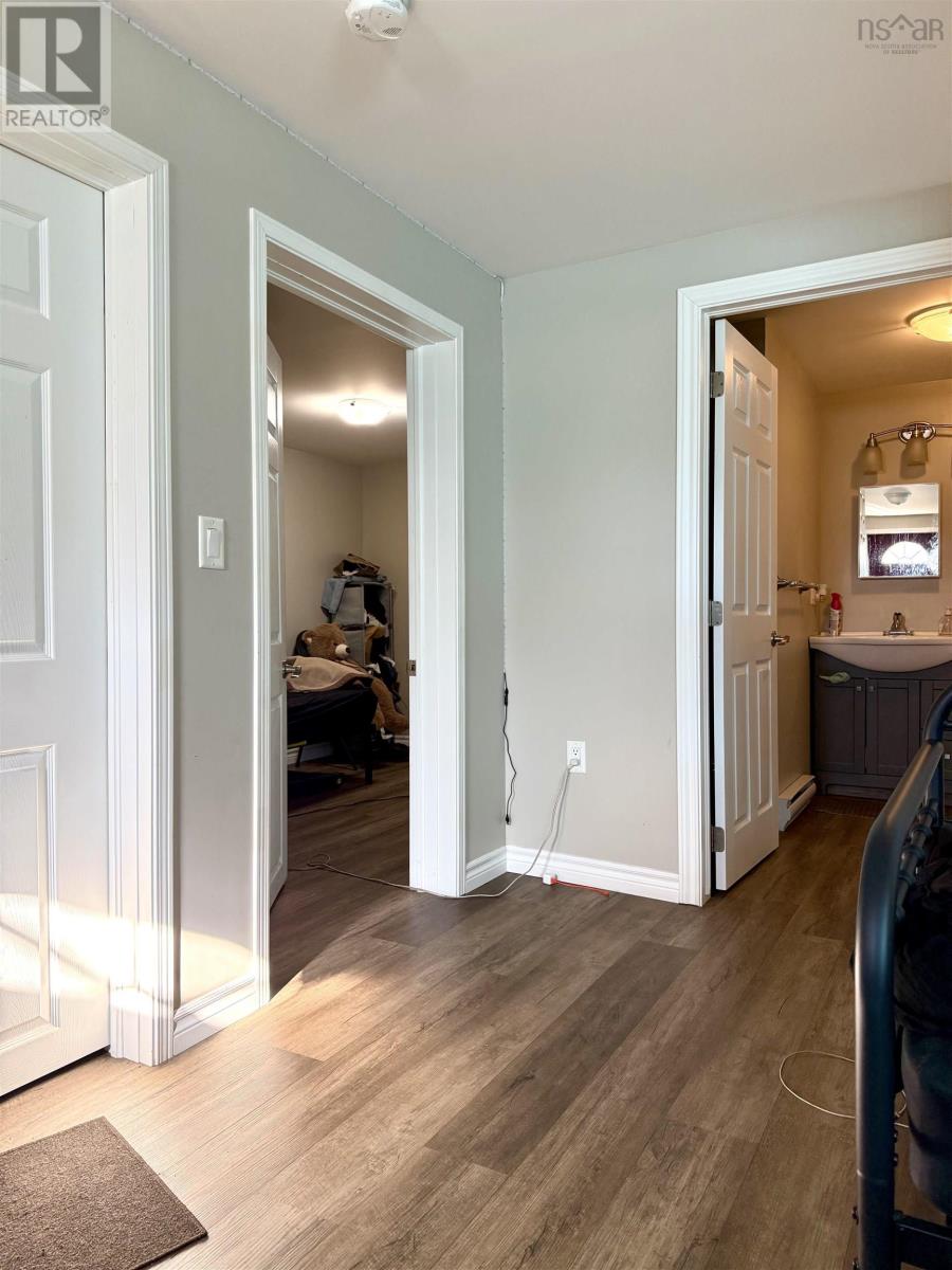 128 Main Street - 13