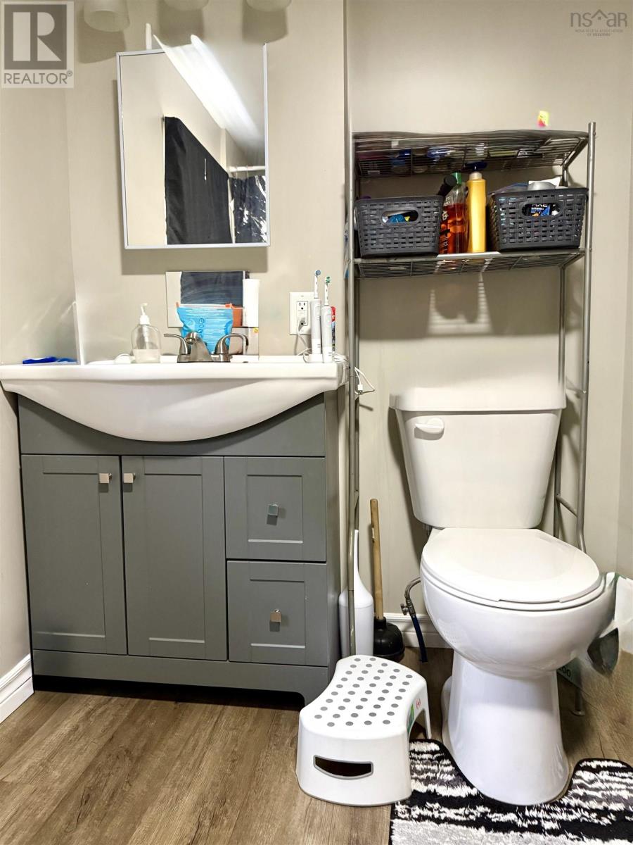 Property 34 of 39 of 128 Main Street