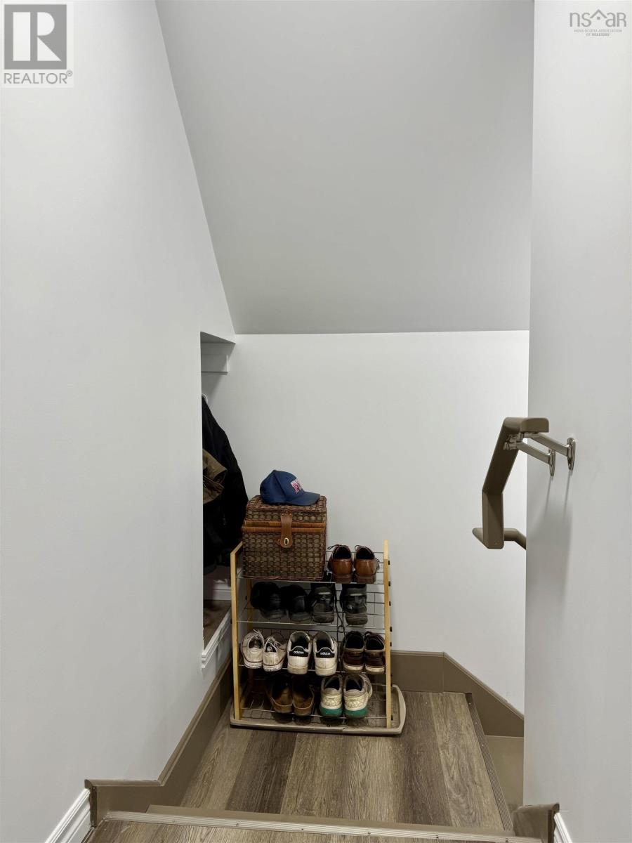 10 Pioneer Street - 22