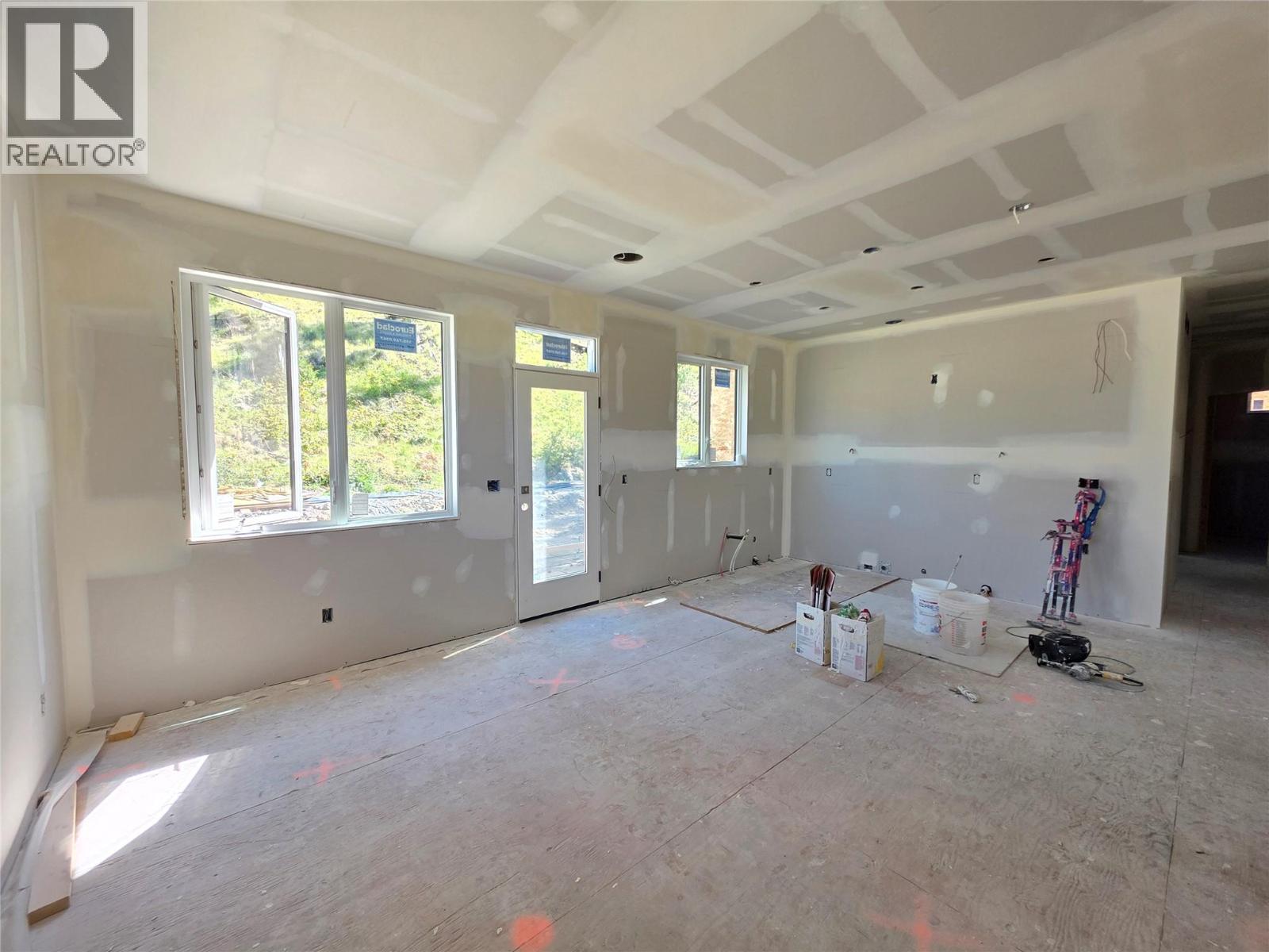  491 Clifton Road North, Kelowna