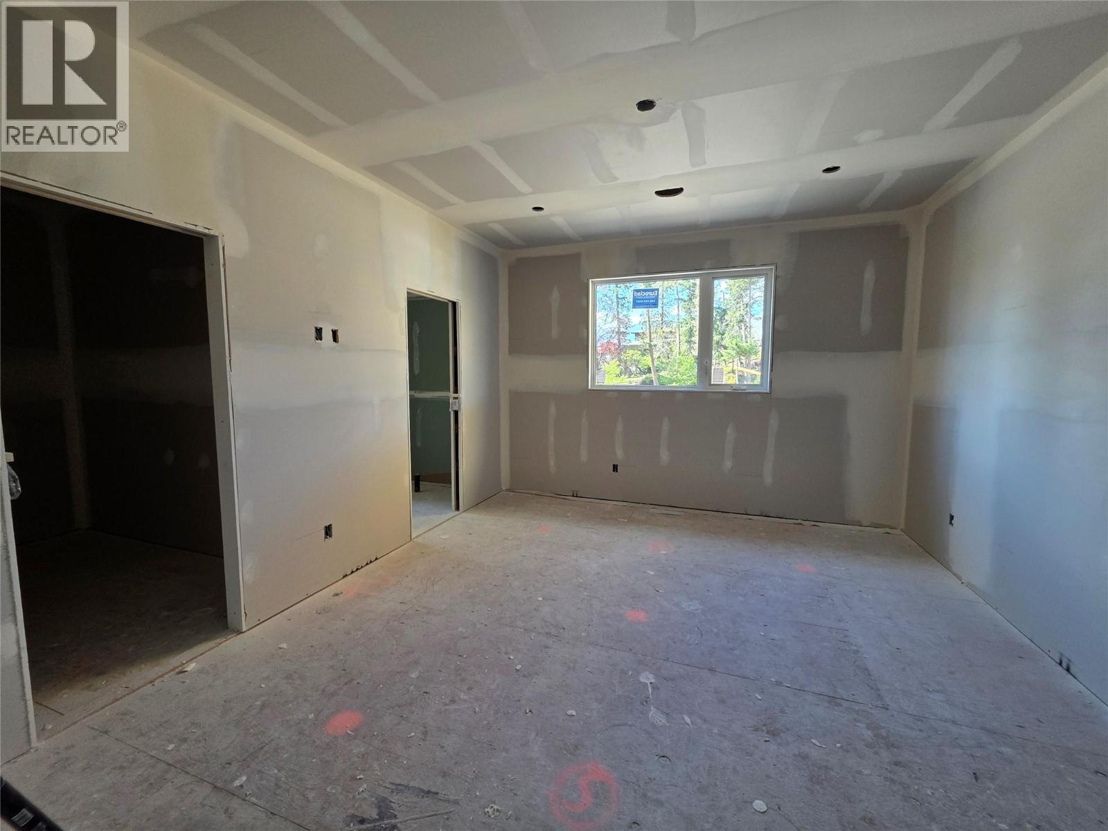  491 Clifton Road North, Kelowna