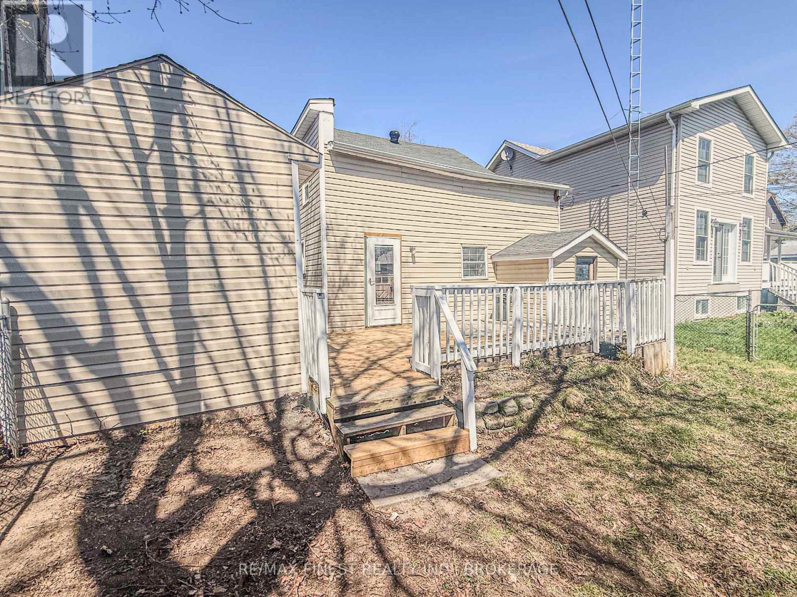215 BROCK STREET - 14