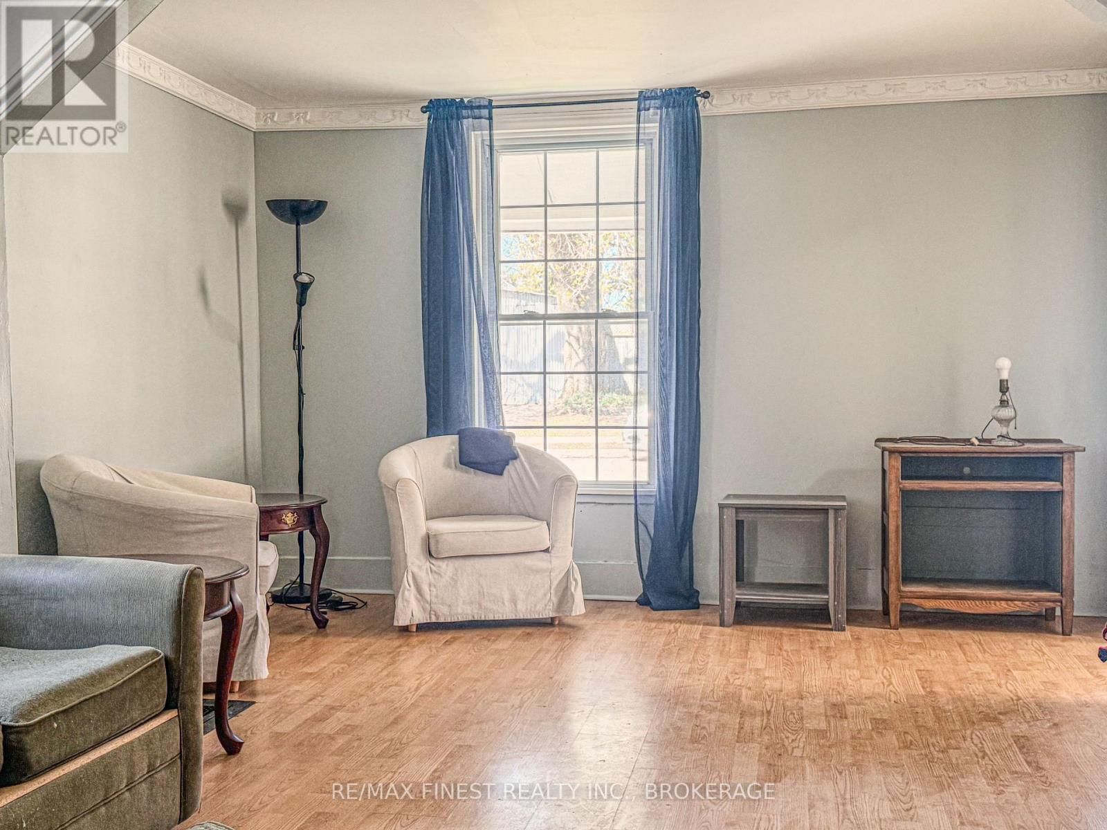 215 BROCK STREET - 6
