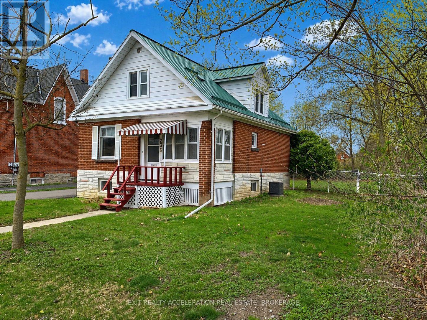 236 EAST STREET - 3
