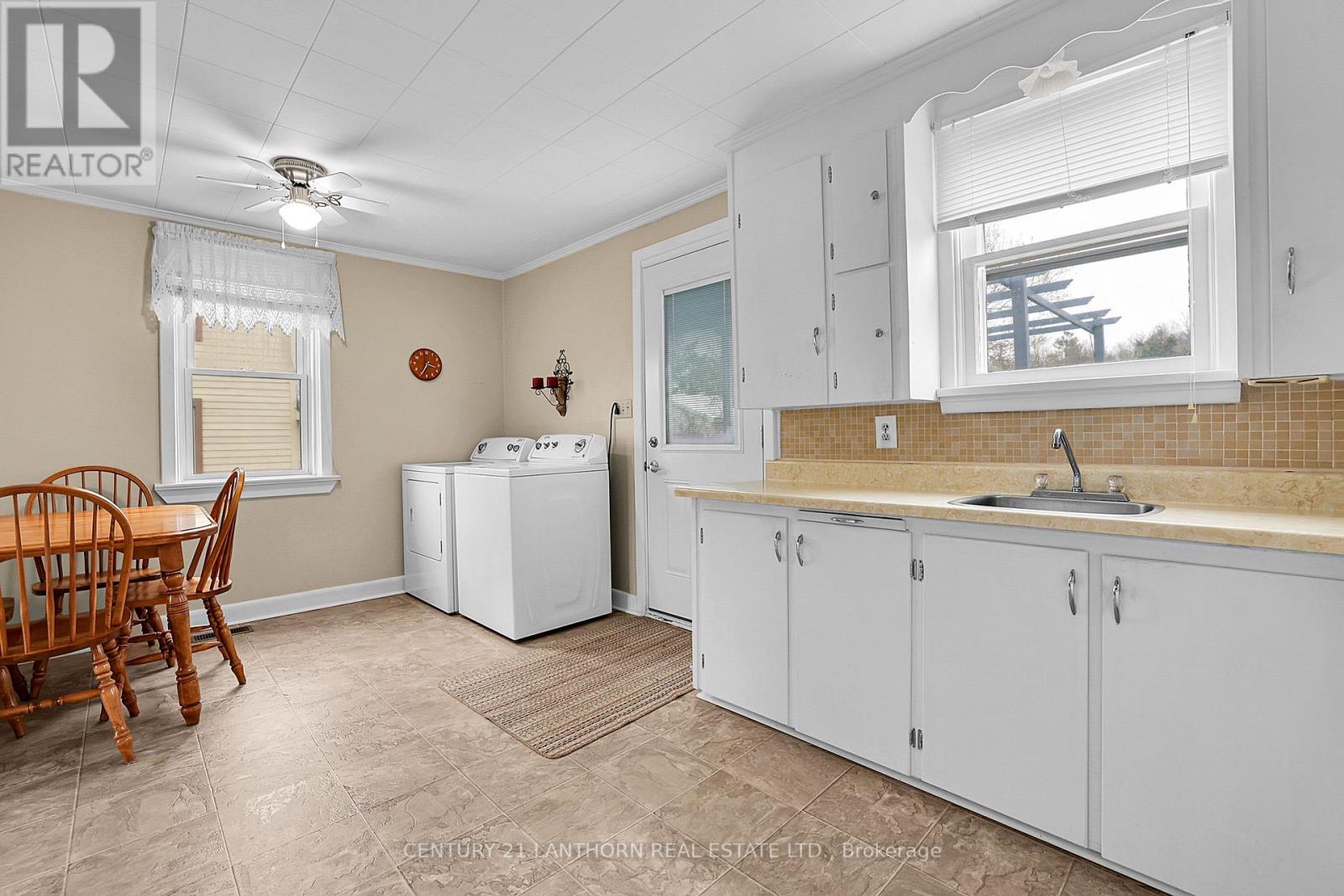 229 ST LAWRENCE STREET W - 12