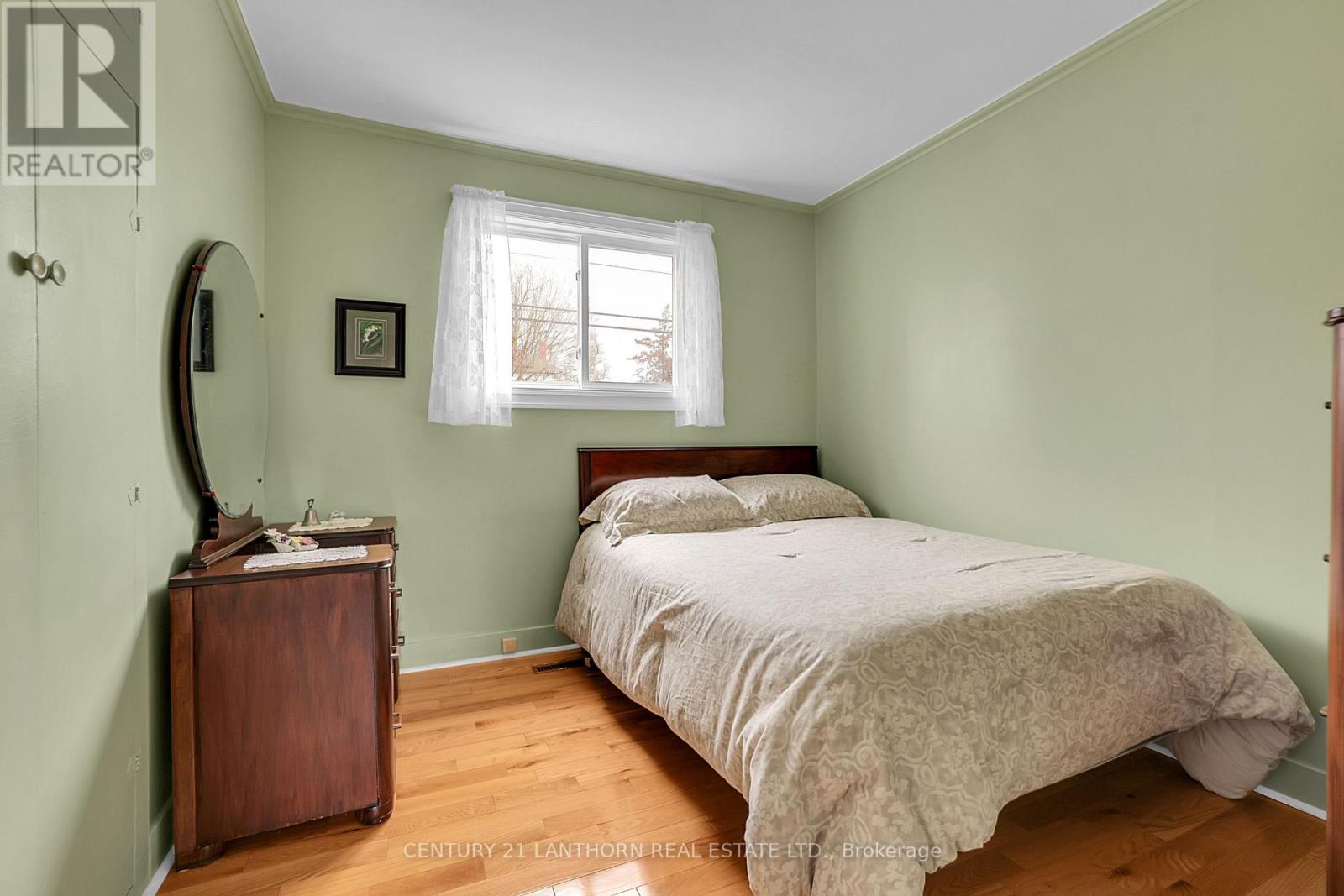 229 ST LAWRENCE STREET W - 19