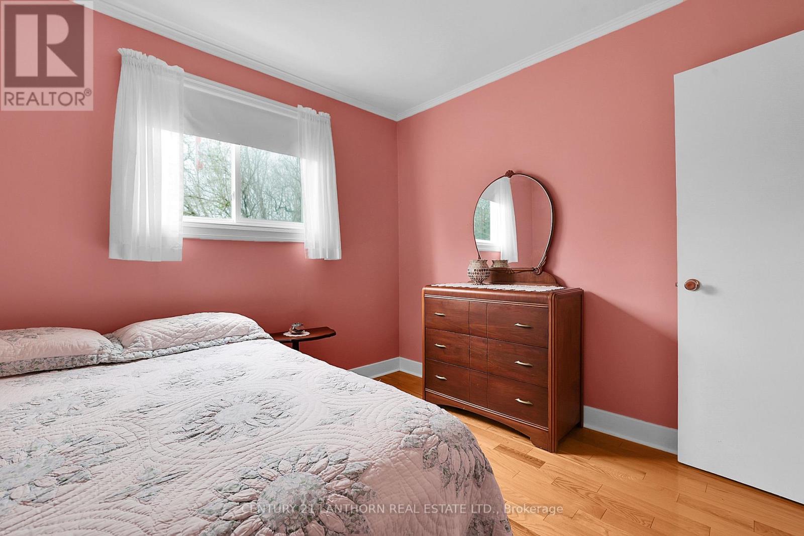 229 ST LAWRENCE STREET W - 29