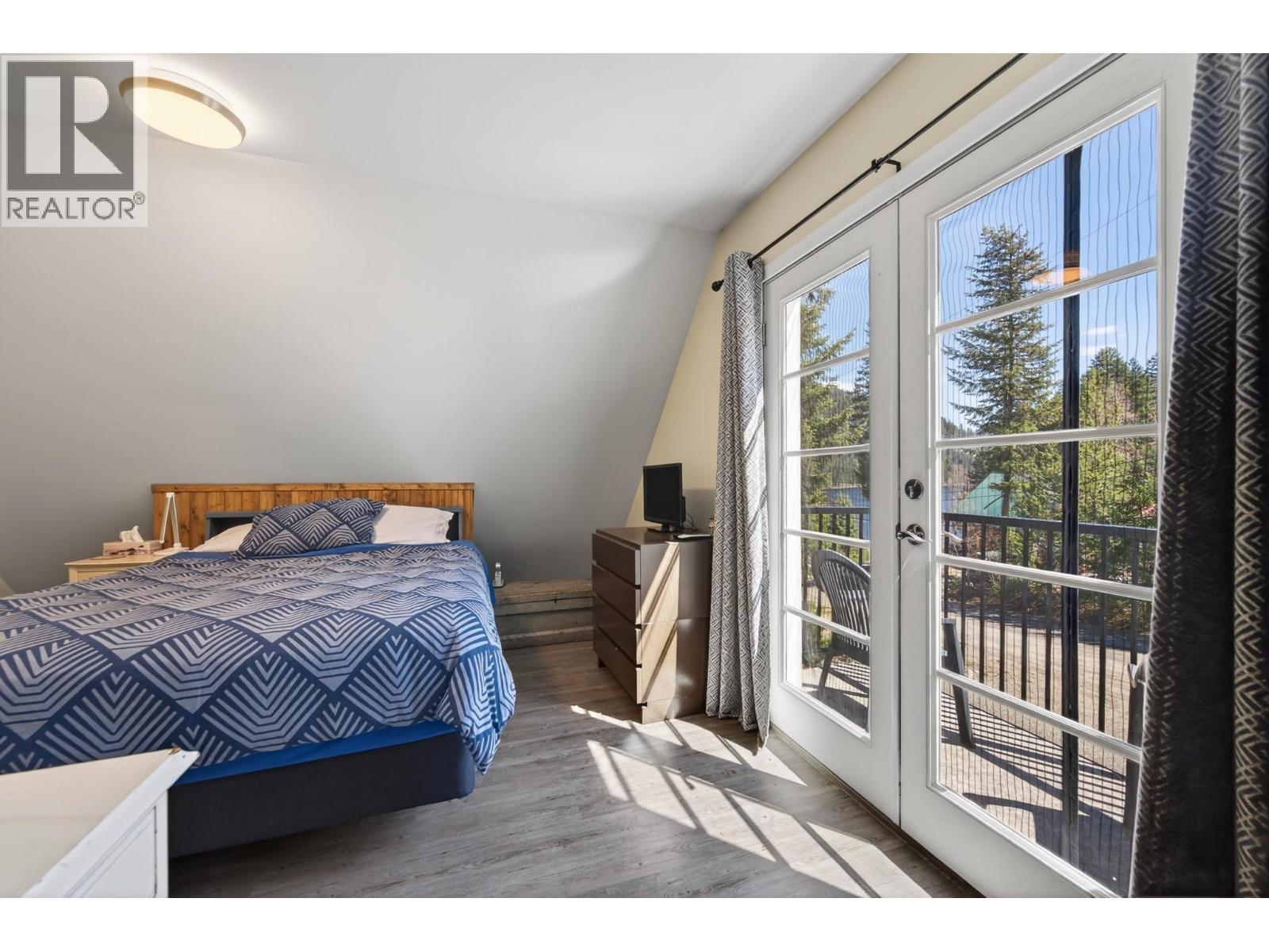 4333 EAST BARRIERE LAKE FS Road Unit# 22, Barriere