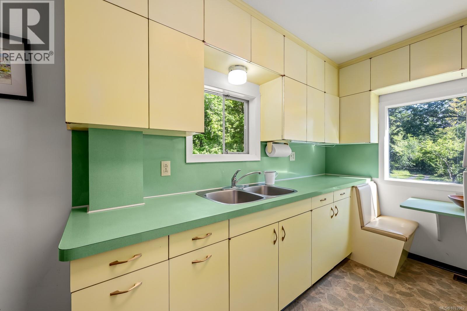 965 Balmoral Rd - 30