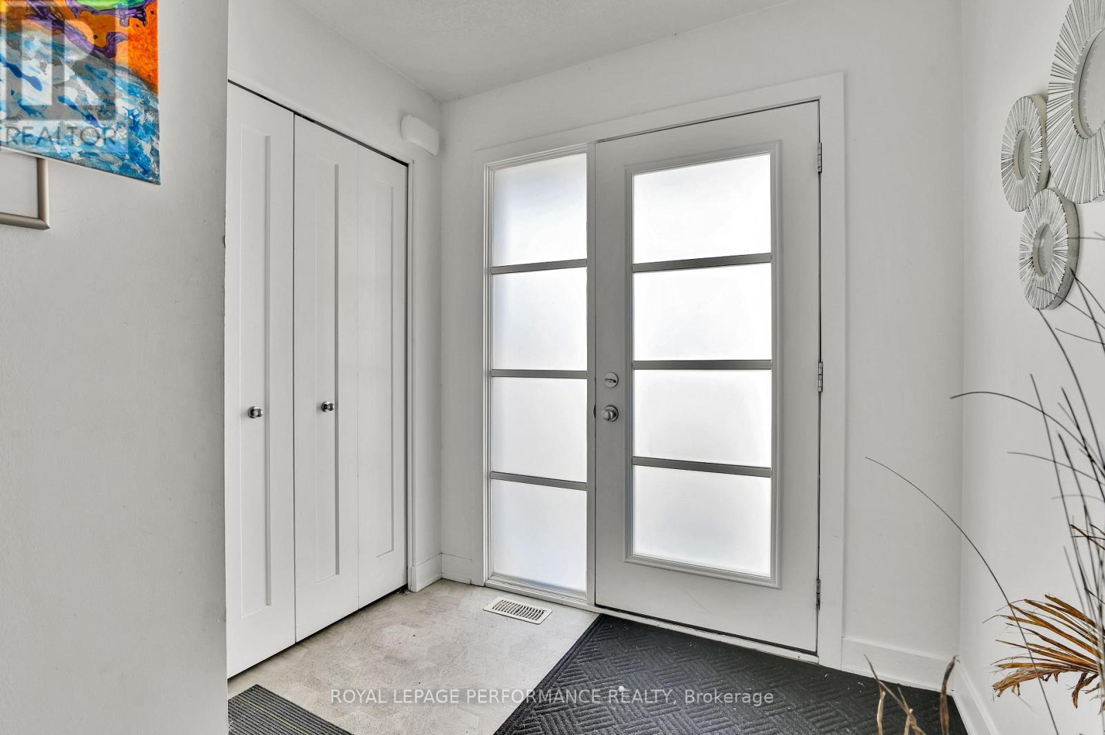 609 ROBERT STREET - 4