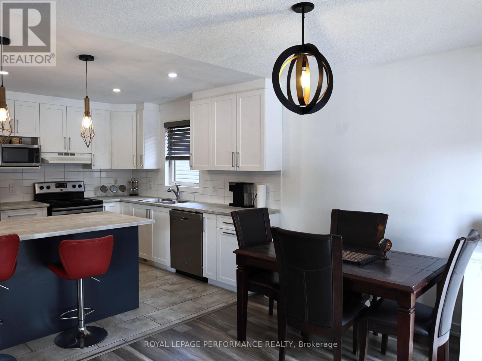 609 ROBERT STREET - 7